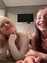 elloriah stripchat stream image