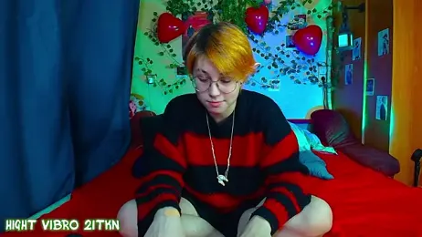 TrickyKitsune stripchat stream image