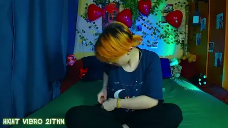 TrickyKitsune stripchat stream image