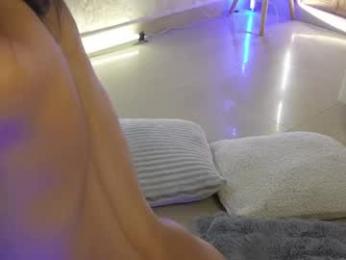 bella19__ chaturbate stream image, 19.03.2026 23:20