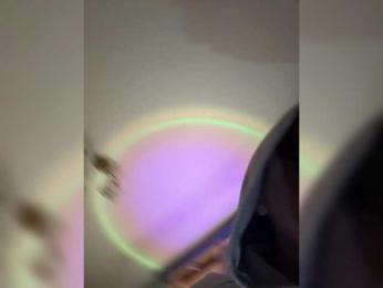 LittleDelora bongacams stream image