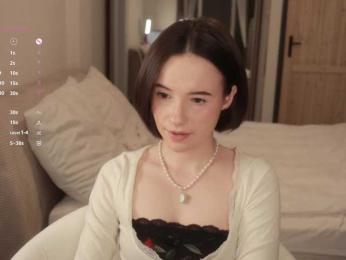 MissEssie bongacams stream image