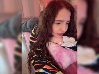 LittleDelora bongacams stream image