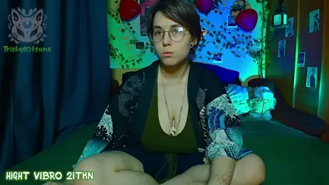 TrickyKitsune stripchat stream image