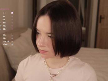 MissEssie bongacams stream image