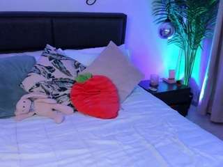 mollywhite camsoda stream image