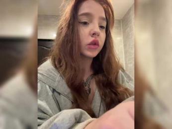 LittleDelora bongacams stream image