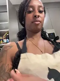 Your_Paris stripchat stream image, 27.04.2026 02:10
