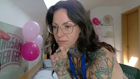 BrownieyQueen stripchat stream image, 27.04.2026 06:50