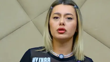 ChloeFrost stripchat stream image, 28.04.2026 05:10