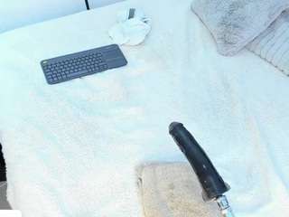 angie-roses camsoda stream image