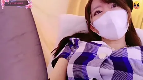 maii- stripchat stream image