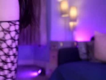 littlee33 chaturbate stream image