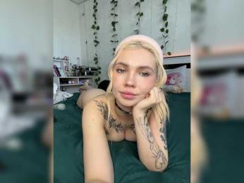 EmmaGoodGirl bongacams stream image