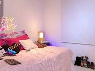 amyhonney camsoda stream image