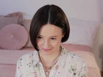 MissEssie bongacams stream image