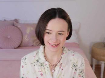 MissEssie bongacams stream image